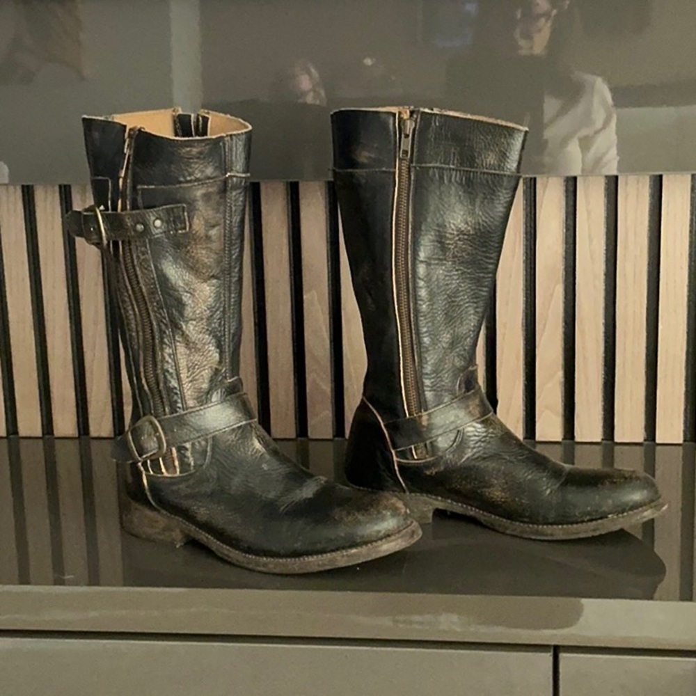 Bed Stu distressed leather mid calf black boot
Not for a wide calf